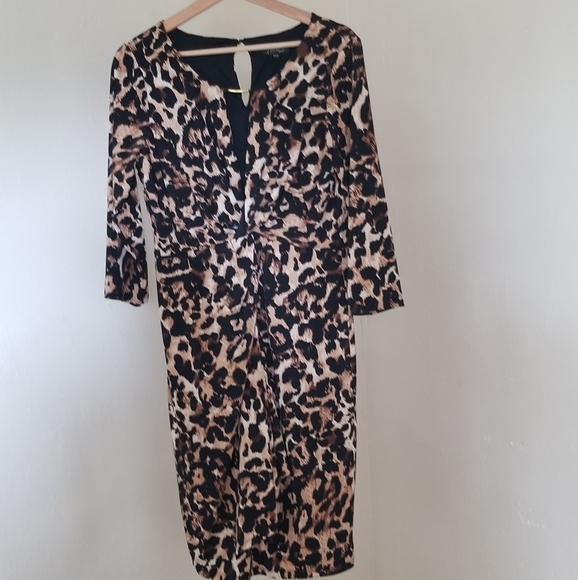 Dress - Picture 1 of 4